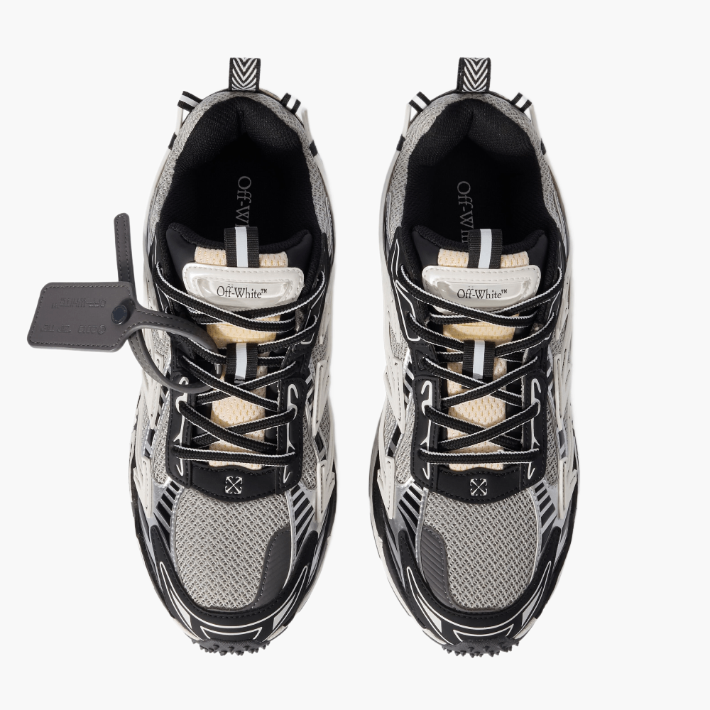 Sneakers “Be Right Back”